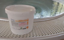 Средство для очистки воды в бассейне "Аквахлор-60 2кг" купить в Минске.