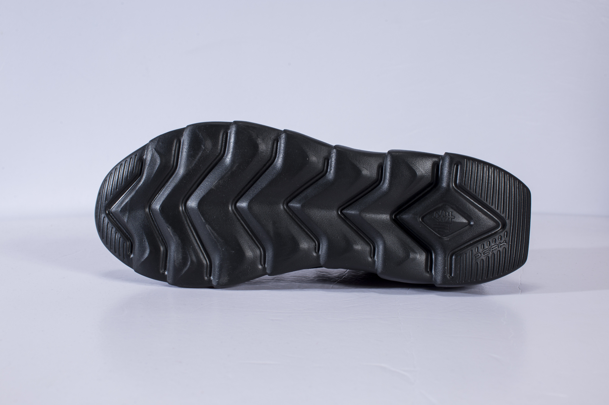 Кроссовки спортивные PEAK E01671E Черный купить в Минске.