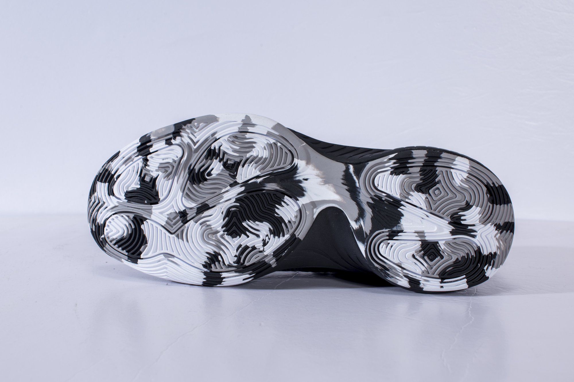 Кроссовки для баскетбола PEAK E01221A Черный купить в Минске.